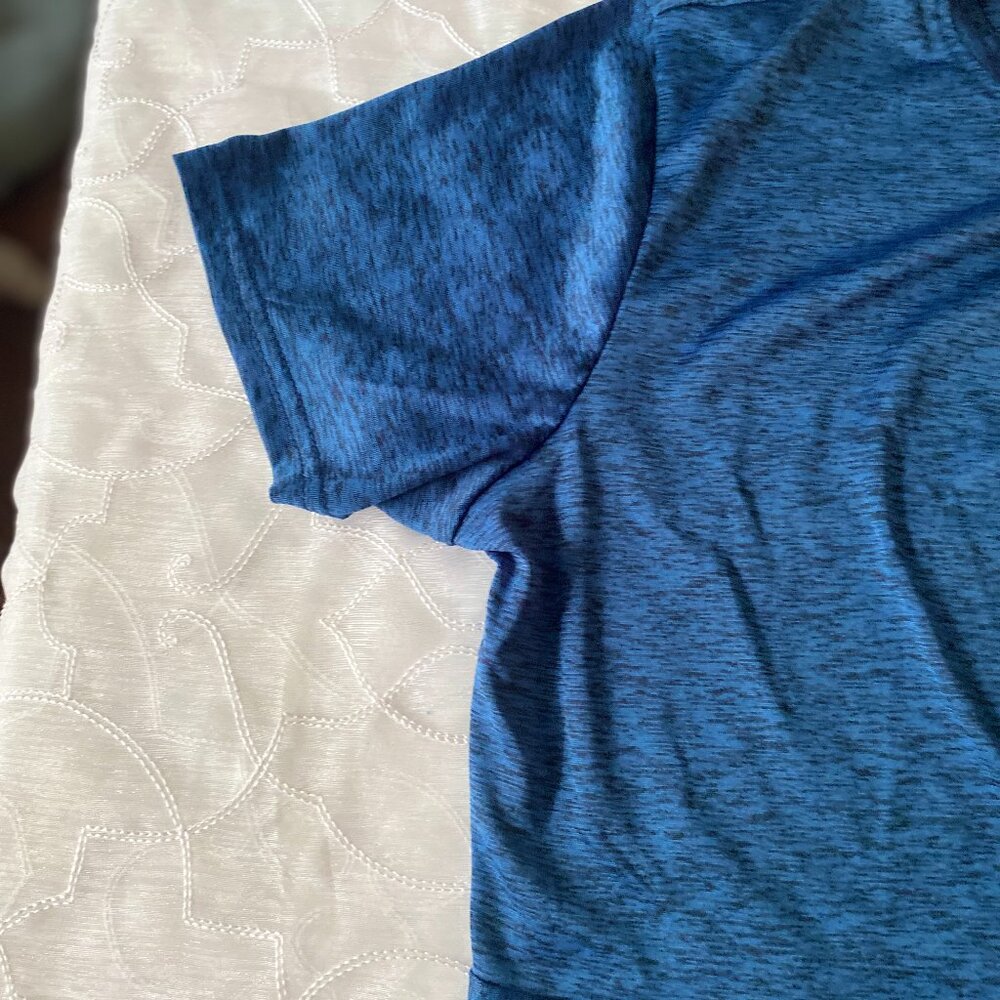 NWOT-Realessentials Workout Top - Picture 2 of 5